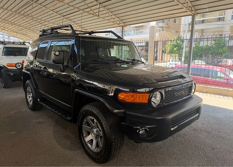 Toyota FJ Cruiser 2014 Toyota fj cruiser mod 2014 وكالة لبنانية