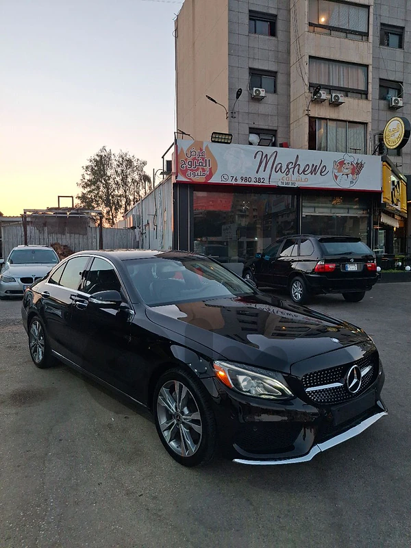 C 300 2015 FULL BLACK EXTRA CLEAN BIG SCREEN FULL LEEDS low km