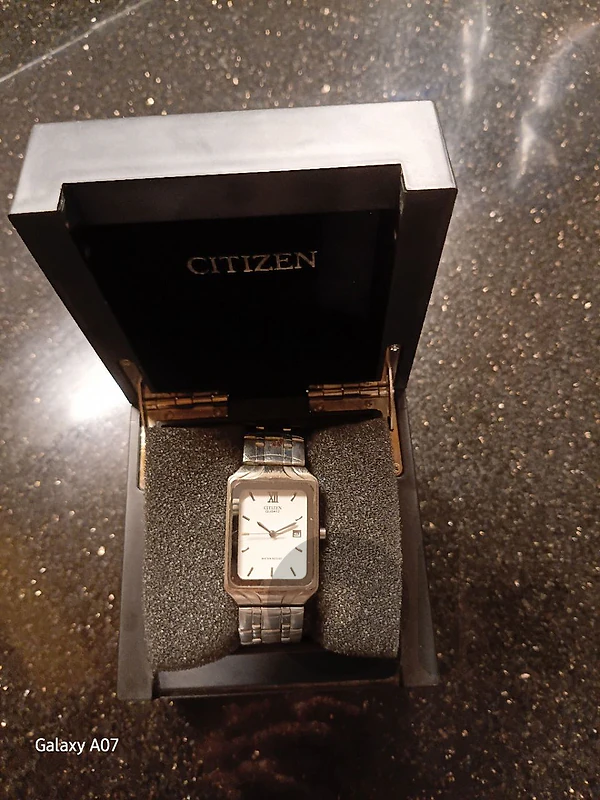 watches NEW & VINTAGE buy 4 get 1 free