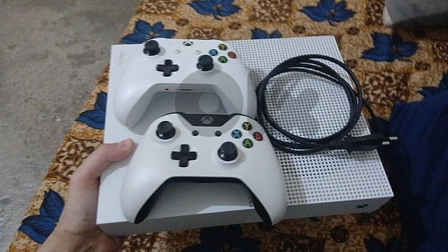 XBOX ONE S (Digital edition)