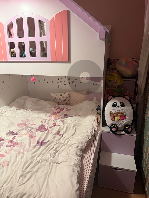 full bedroom