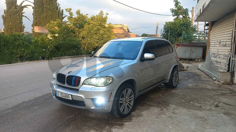 BMW X5 E70 2011
