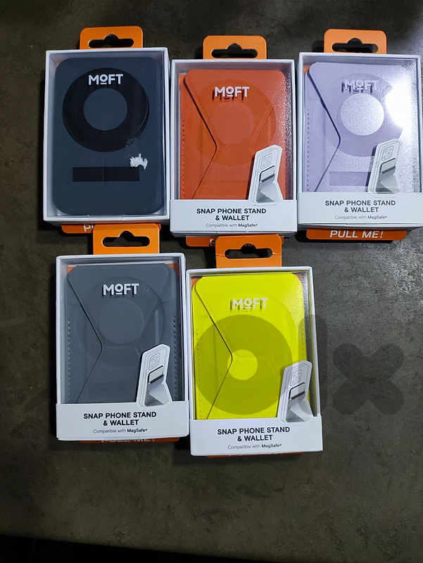 MOFT Snap Phone Stand and Wallet