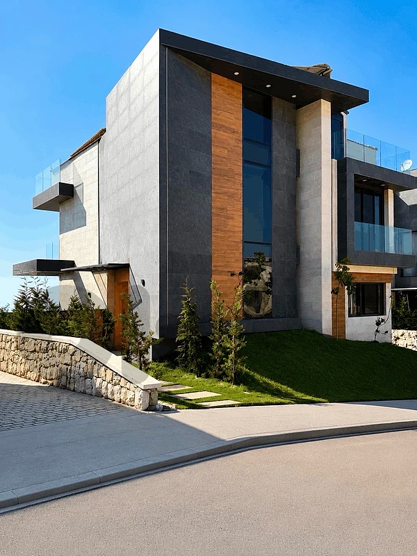 VILLA FOR SALE ON THE HIGHEST HILL OF MEDYAR