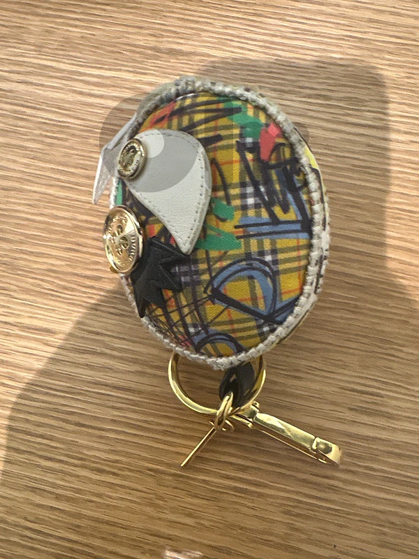burbberry key chain real