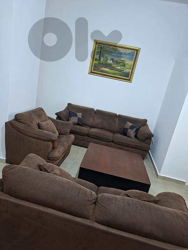 صالون كامل مع طاولة صالون كامل مع طاولة