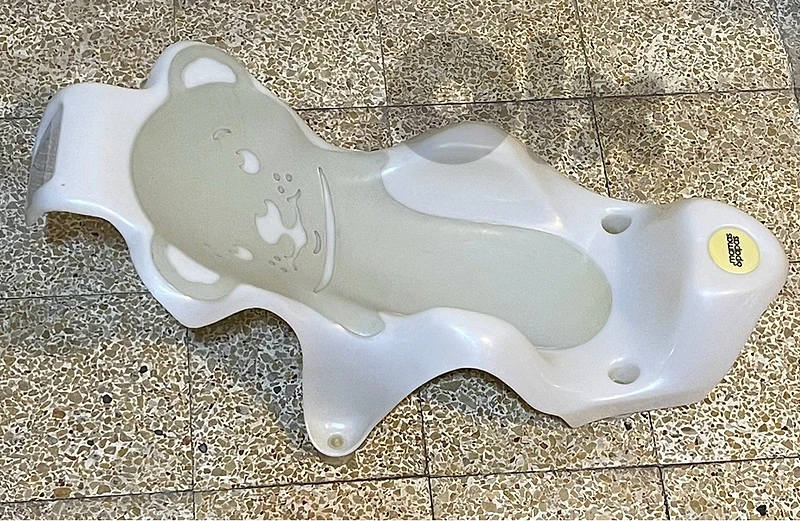 Mamas & Papas baby bath seat used like new 12$ Byrt Ashrafiye 03723895