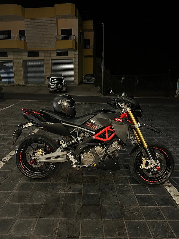 aprilia dorsoduro 750cc