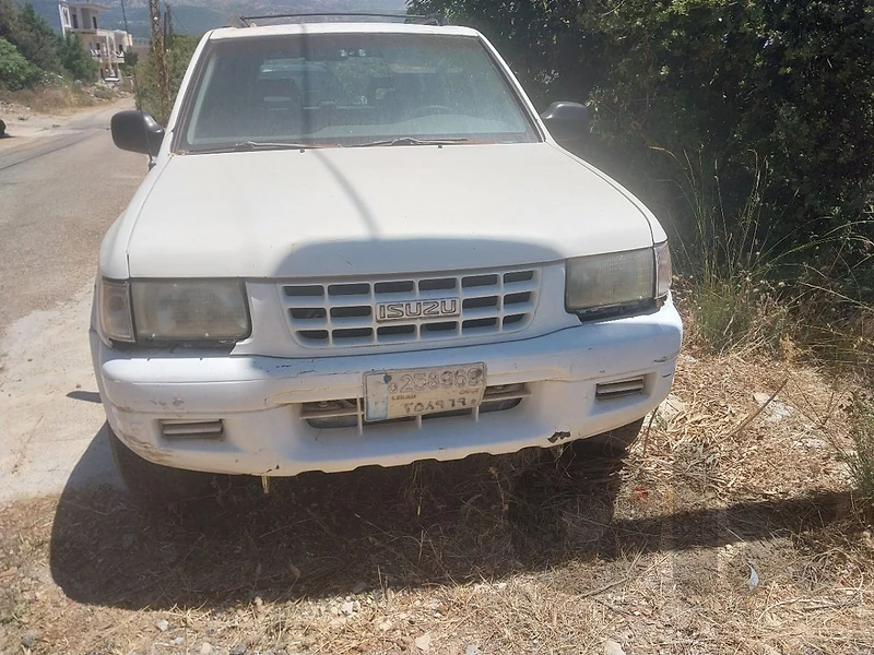 Isuzu Rodeo 1999 .