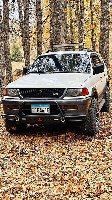 Mitsubishi Montero 1999