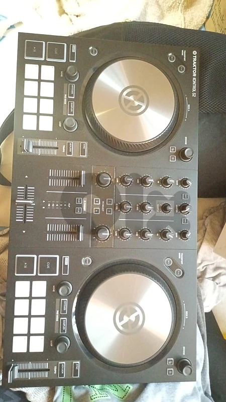 Traktor Control S2MK3 DJ Controlle - M-Audio AV32 - Magma Case