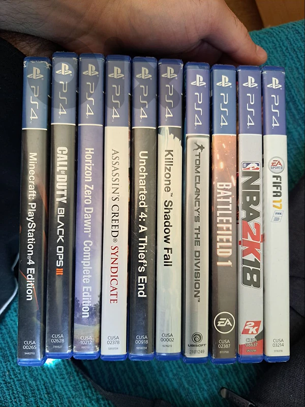 PS4 Games 10 CDs