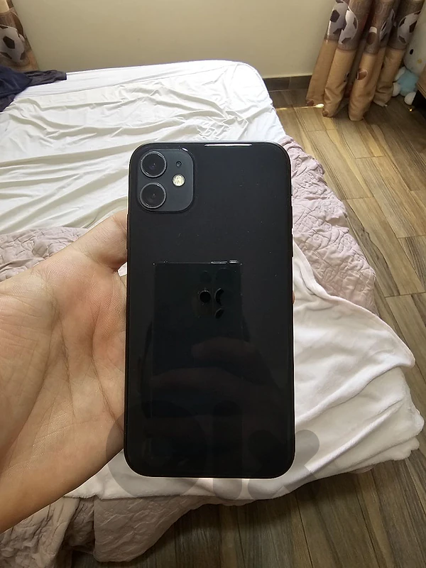 iphone 11 128 gb  72% battery