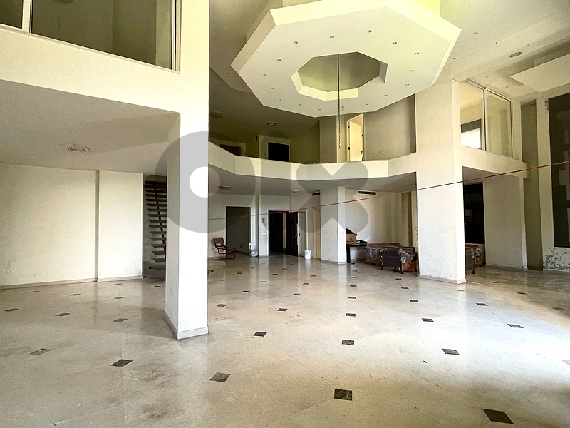 1000 SQM Showroom Office  for rent Sin ElFil-Horch Tabet