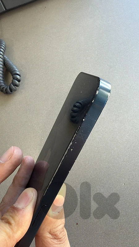 clean just the casing is damaged