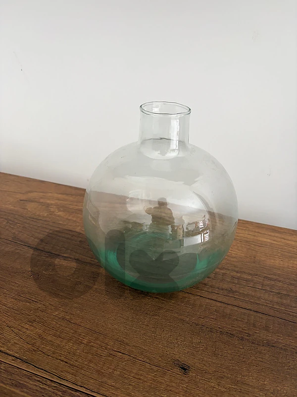 vase transparent