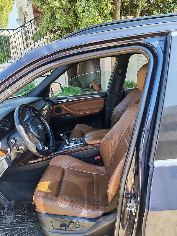 BMW X5 2010 v6 3.0 BMW X5 2010 v6 3.0