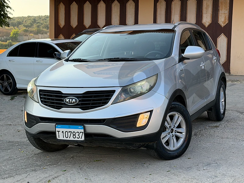 Kia Sportage company source 108000 km 4wd model 2011