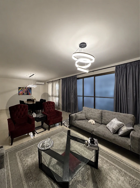 Spacious apartment for Sale Ras Al Nabea • شقة مميزة للبيع راس النبع