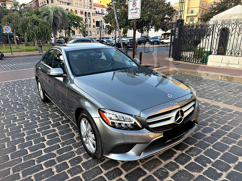 Mercedes-Benz C300 2019 4 Matic