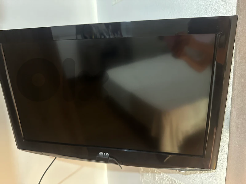 تلفزيون ٣٢ انش للبيع  LG
