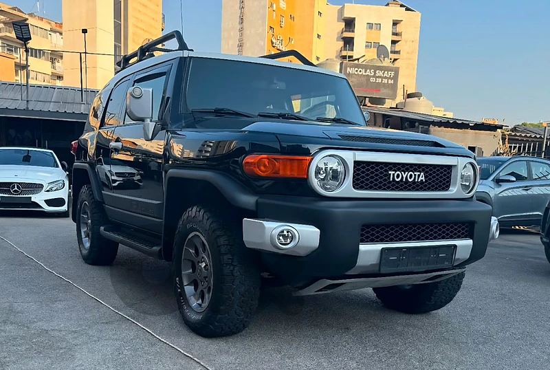 Toyota FJ Cruiser 2010 Top of the line in Perfect condition Toyota FJ Cruiser 2010 Top of the line in Perfect condition