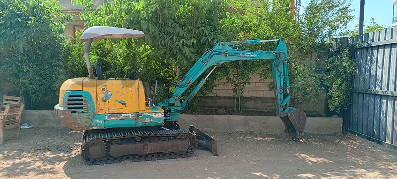 حفارة Kubota يابانية