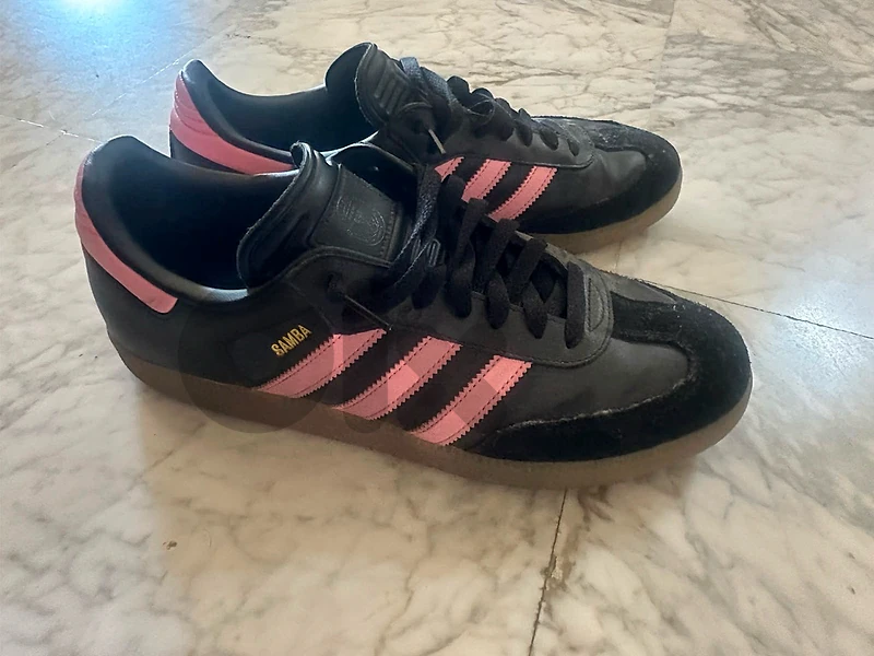 Adidas Samba Price:60$ Size: 45.5