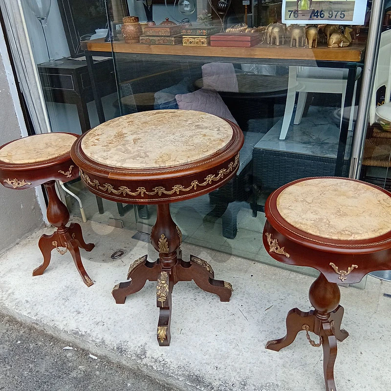 طاولات شبه جديد خشب ونحاس
