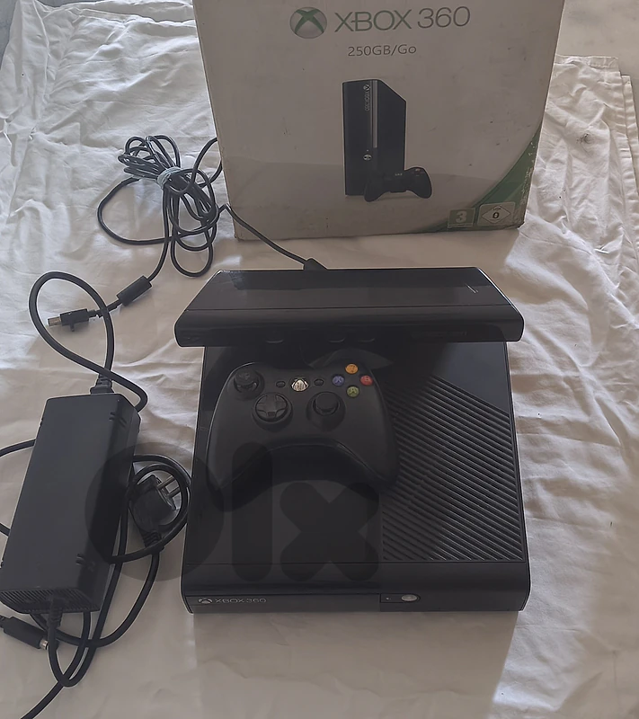 Xbox 360 modded (m3addale) good condition