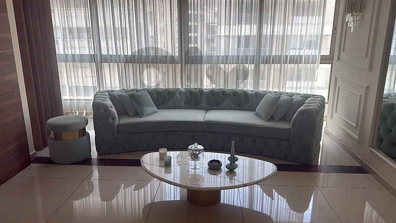 Luxury Curved Chesterfield Sofa Set – 3 Pieces – Excellent Condition