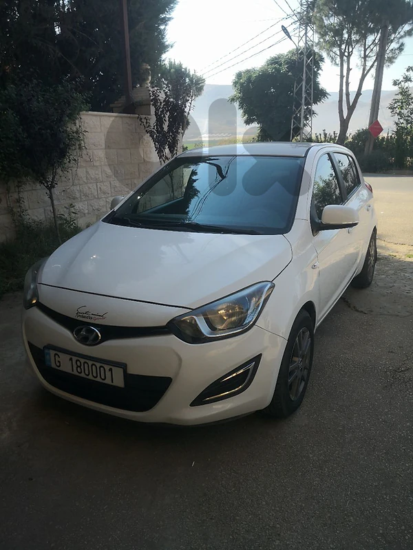 Hyundai i20 with special plate