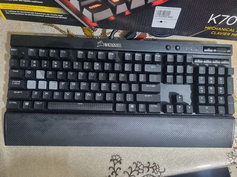 Corsair K70 LUX Mechanical Gaming Keyboard (Cherry MX Red)
