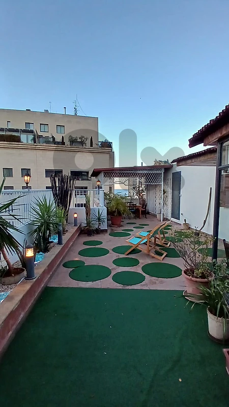 1 BR Penthouse in Carré d'or with private jacuzzi and terrace