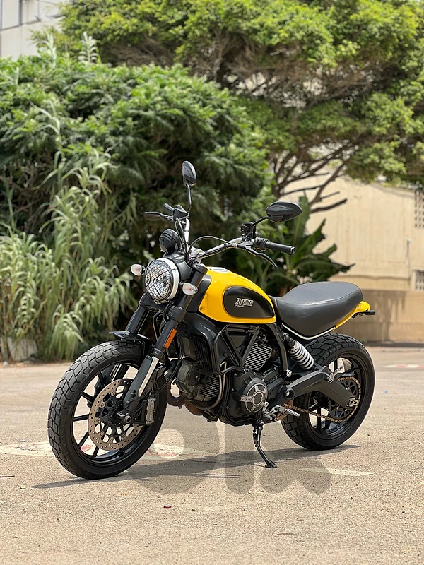Ducati scrambler 800cc