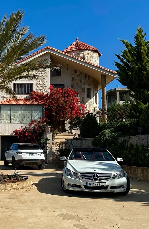 Mercedes-Benz E-Class 2011 e200