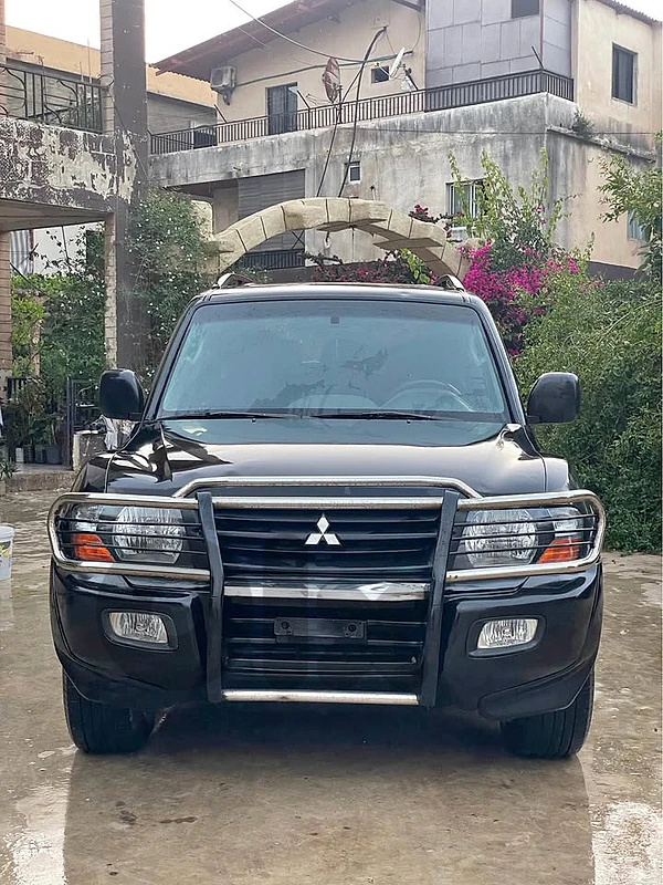 Mitsubishi Montero 2002