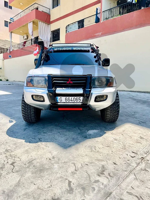 Mitsubishi Montero 2002