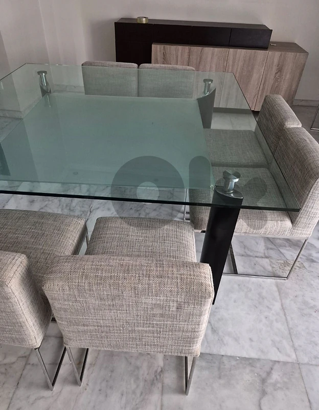Glass dining table with 8 chairs - Vanlian