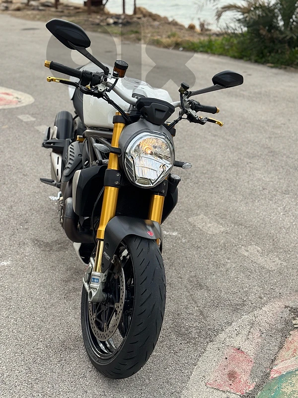 Ducati Monster 1200S