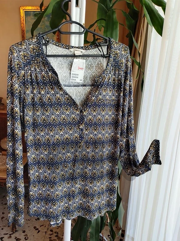 brand new H&M shirt