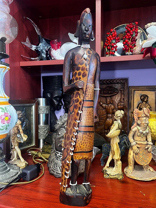 47cm Vintage African carved wooden statue, a Masai tribal woman.