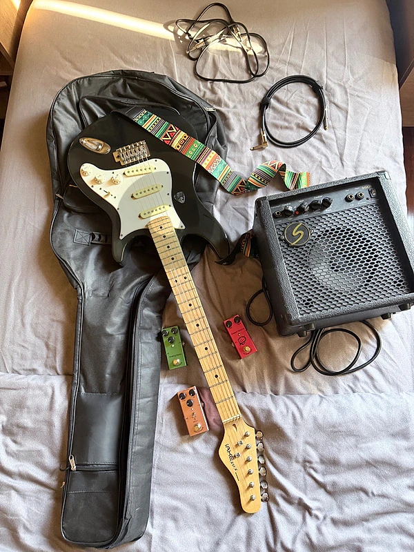 Complete Electric Guitar Starter Bundle
