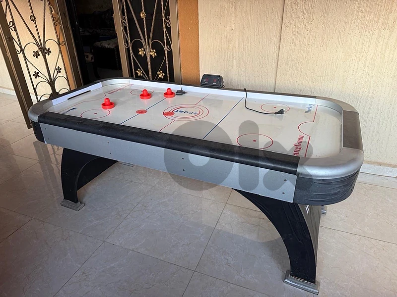 Air Hockey Table