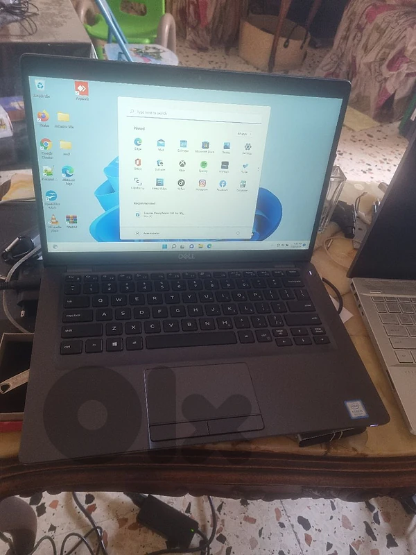 Dell laptop i5 8gen 8gb ram 256gb touch