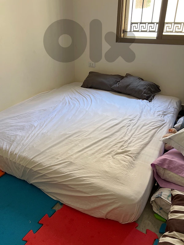 queen mattress $40