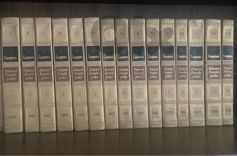 Vintage 1963 Compton's Encyclopedia / Encyclopédie Compton 1963
