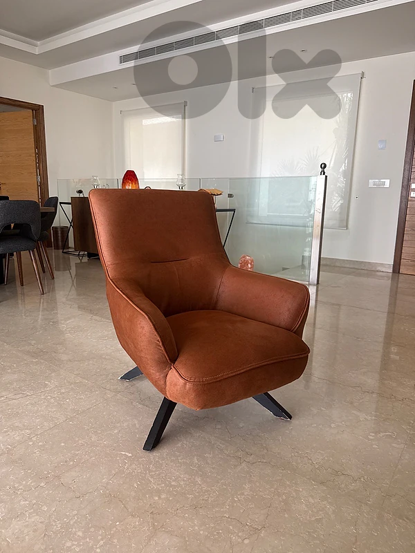 single sofa that can turn around