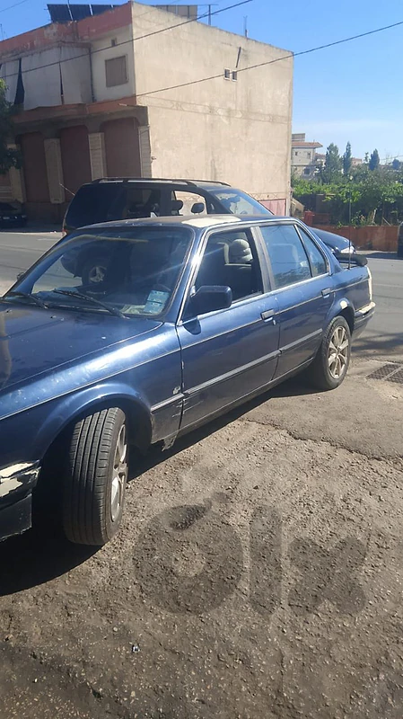 BMW 7-Series 1990 318
