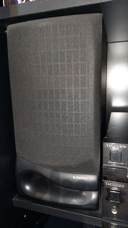 Technics stereo tuner and 2 Pioneer speakers